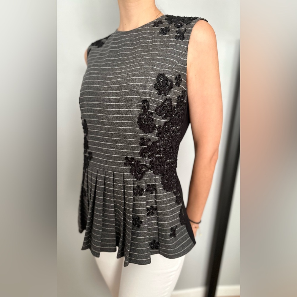Oscar de la Renta embroidered wool top